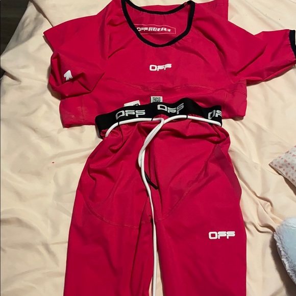 Off White Two Piece - Picture 5 of 7